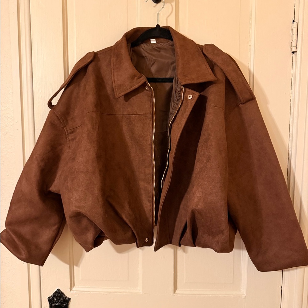NWOT Elegant Brown Cropped Bubble Bomber Jacket for Women